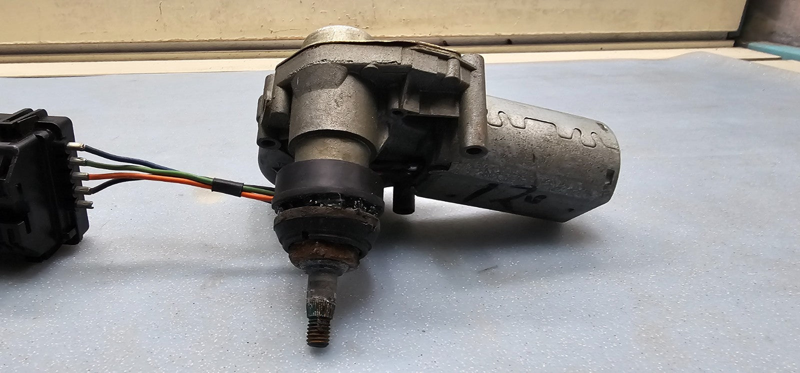 🔥2002-2005 Ford Explorer Back Glass Rear Wiper Motor Mounting Hardware Assembly