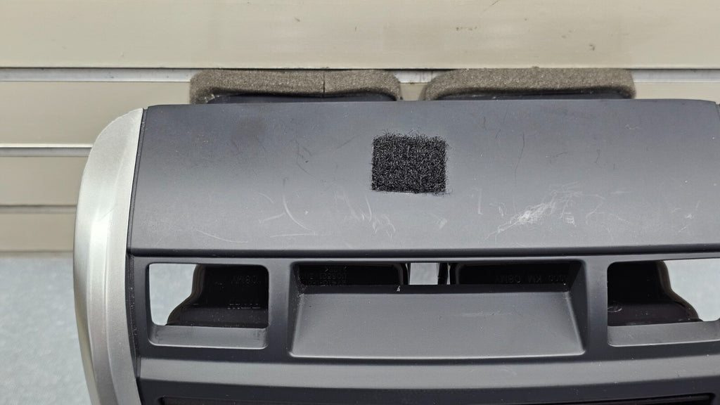 05-09 SPORTAGE CENTER DASH RADIO STEREO BEZEL TRIM PANEL CLIMATE CONTROL SILVER