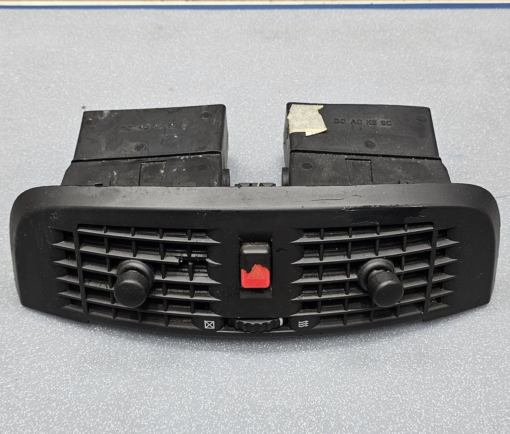 🔥03-07 CADILLAC CTS FRONT CENTER DASH DASHBOARD DUAL AIR VENT TRIM BLACK OEM