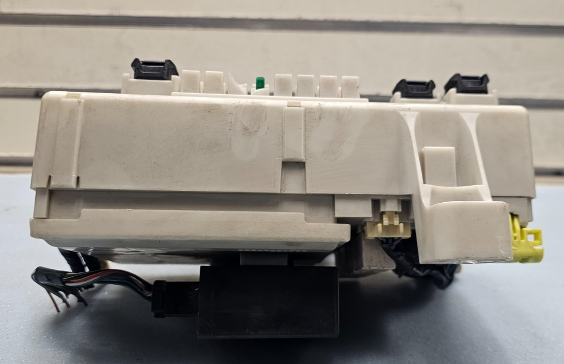 🔥03-09  Toyota 4Runner Interior Cabin Fuse Box Relay Junction Block Panel OEM
