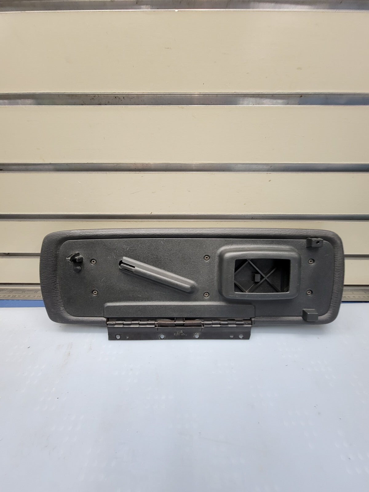 🔥2001-2007 Dodge Dakota/ Durango Center Console Lid Bracket Armrest Black