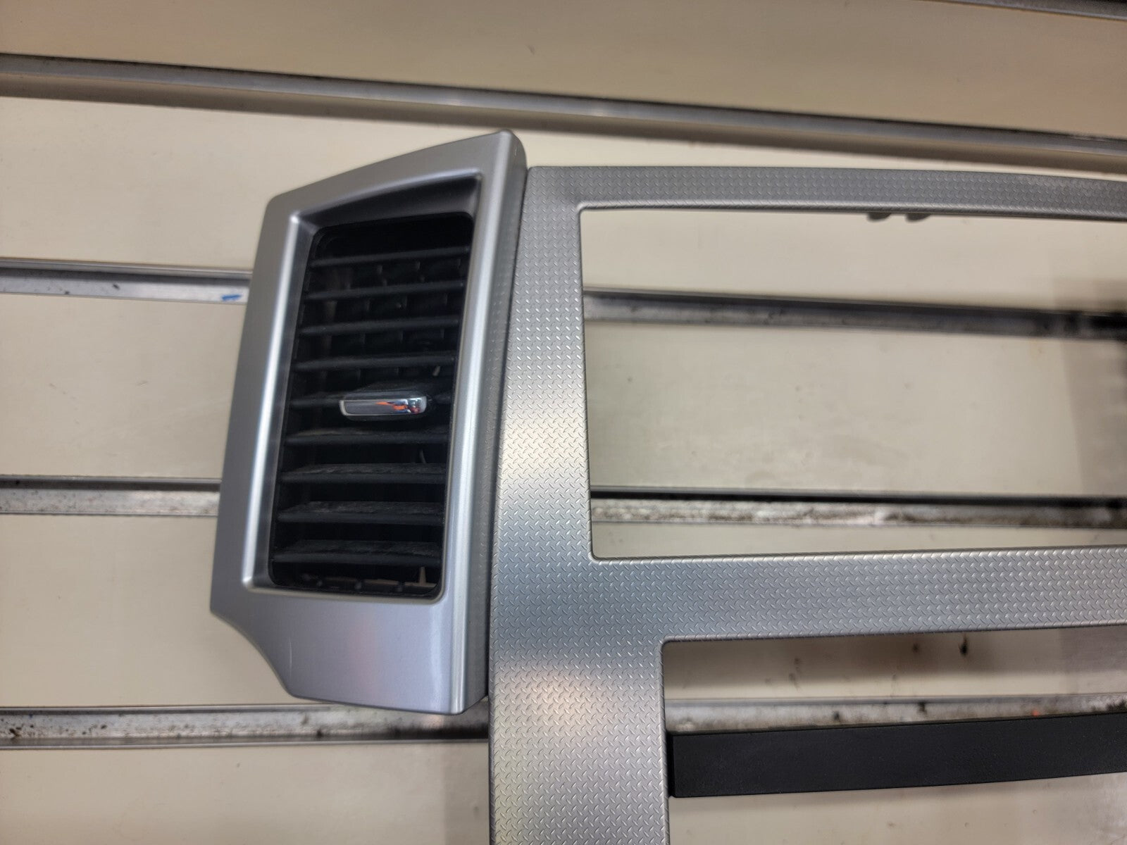 🔥2008-2010 Jeep Grand Cherokee Radio Bezel Center Dash Trim Temperature Control