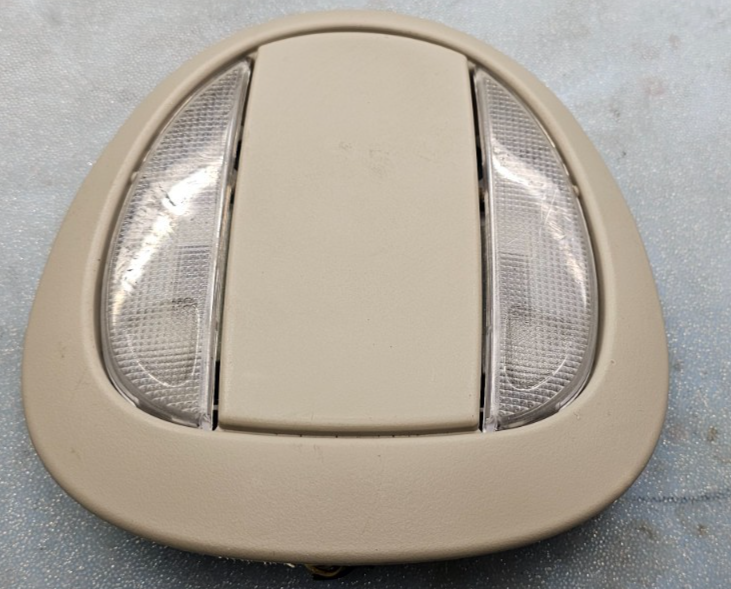 🔥01-07 Grand Caravan Town Country Overhead Console Dome Map light Assembly Tan