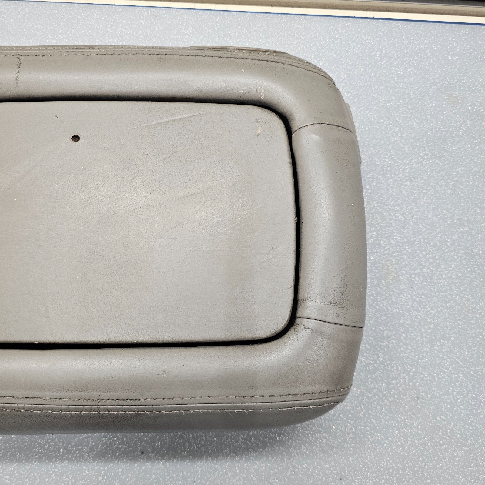 🔥01-02 Yukon Escalade Center Console Armrest Lid Cover Assembly LIGHT TAN L8