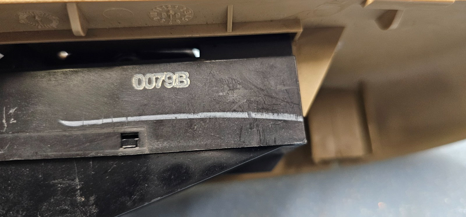 🔥99-02 Silverado SIERRA Front RIGHT Passenger Power Window Switch Lock Tan OEM