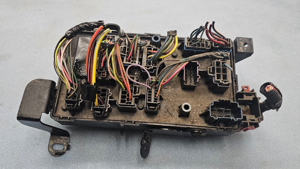 🔥2005 - 2007 FORD F250 / F350 SUPERDUTY FUSE JUNCTION RELAY MODULE  BOX