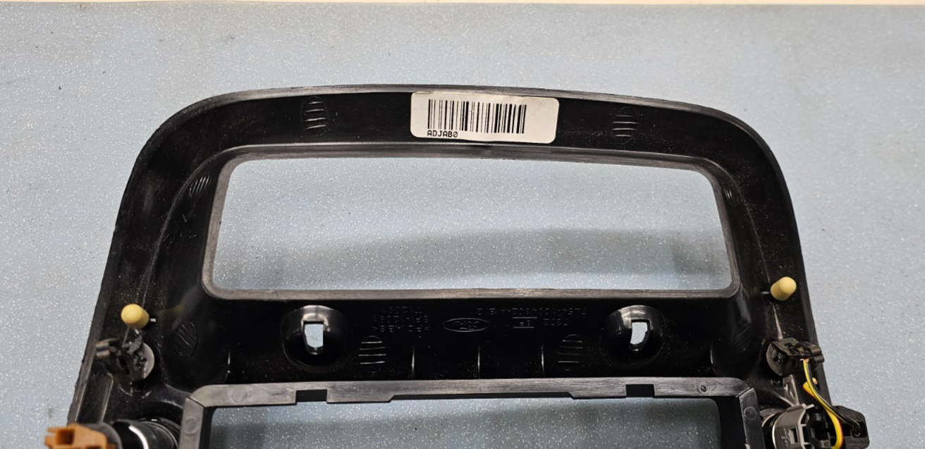 95-10 Ranger Explorer Center Dash Radio Stereo Display Bezel Trim Panel BLACK B2