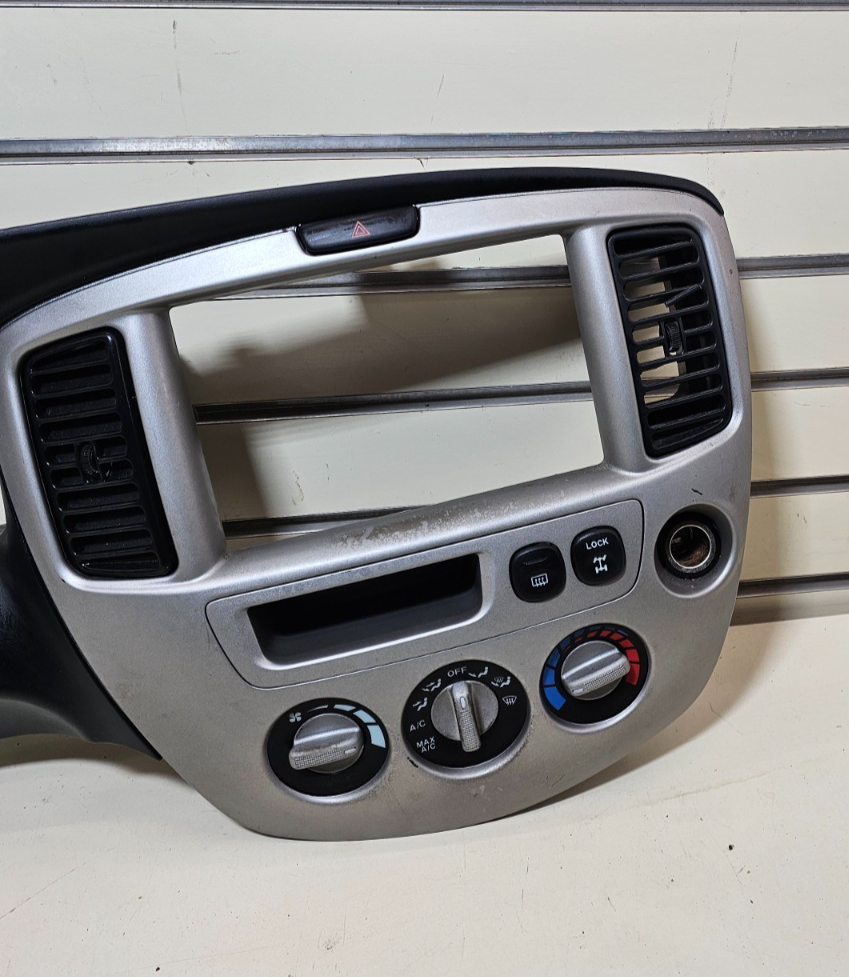 01-06 Tribute Dash Instrument Cluster Speedometer Bezel Trim Panel Black/Silver
