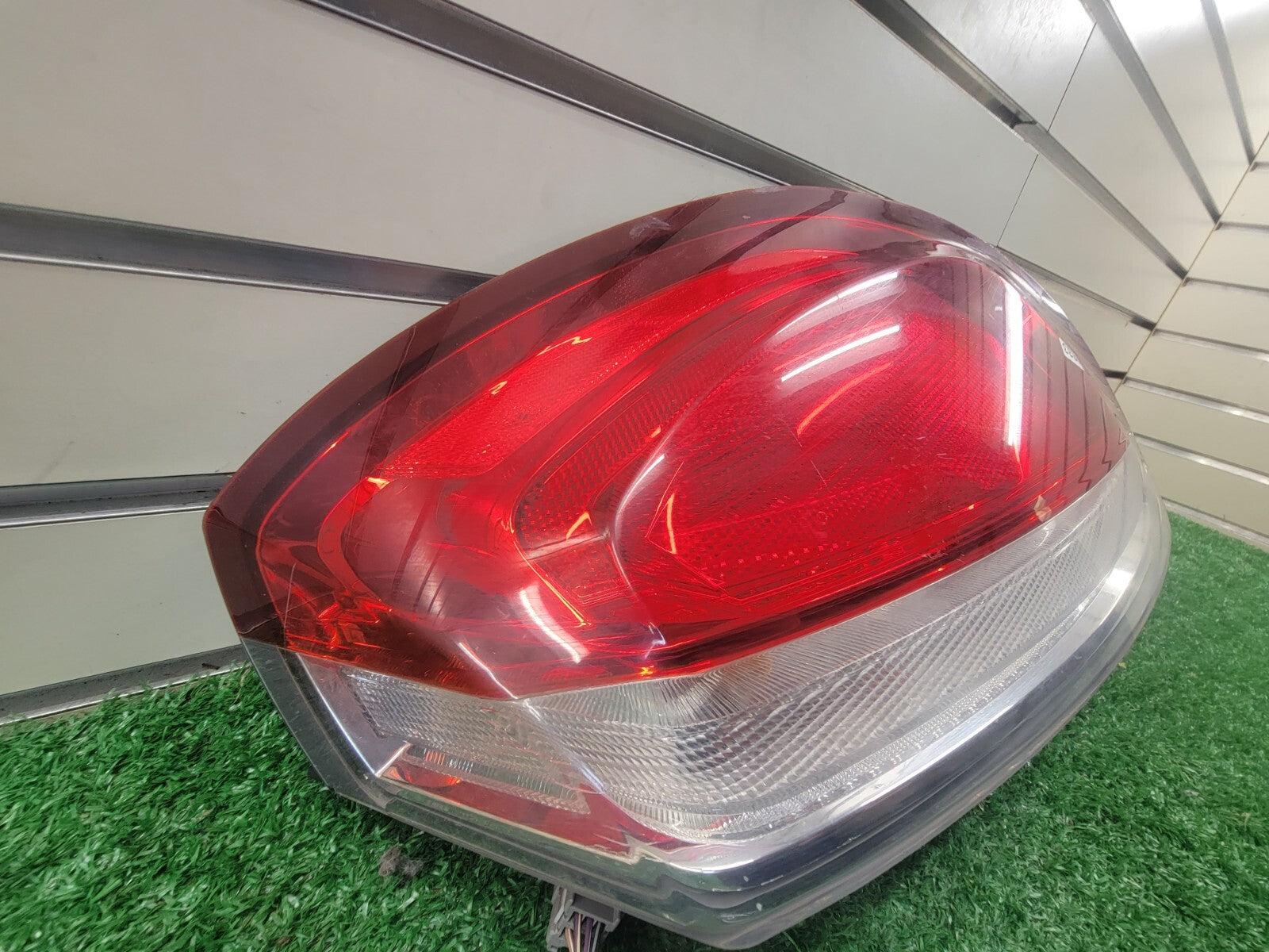 🔥09-12 Lincoln MKS Right Passenger Side Tail Light Lamp RH Assembly Chrome OEM