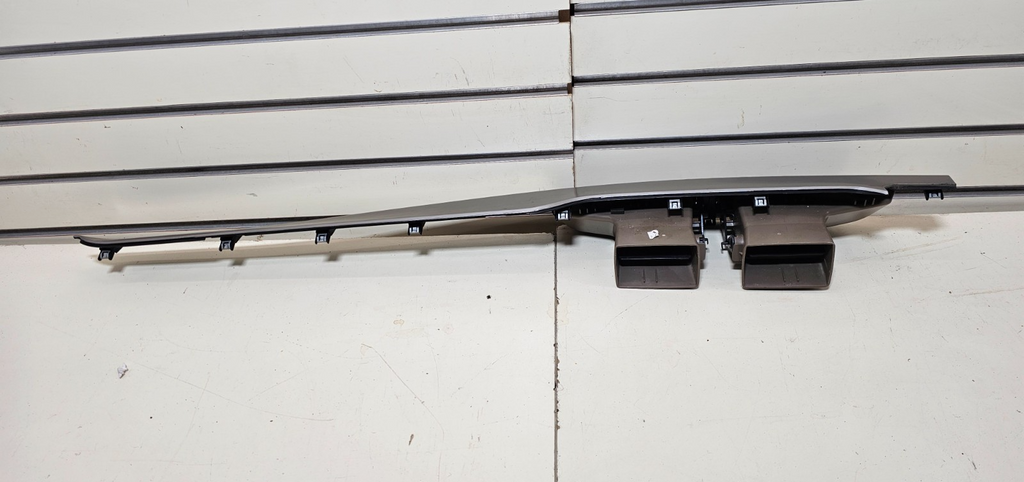 🔥09-14 Volkswagen Routan Dash Front Center Trim Bezel Panel Air Vent Silver OEM