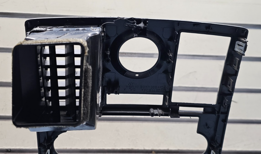 🔥05-07 CHRYSLER 300 CENTER DASH RADIO BEZEL CENTER TRIM PANEL SILVER OEM B16