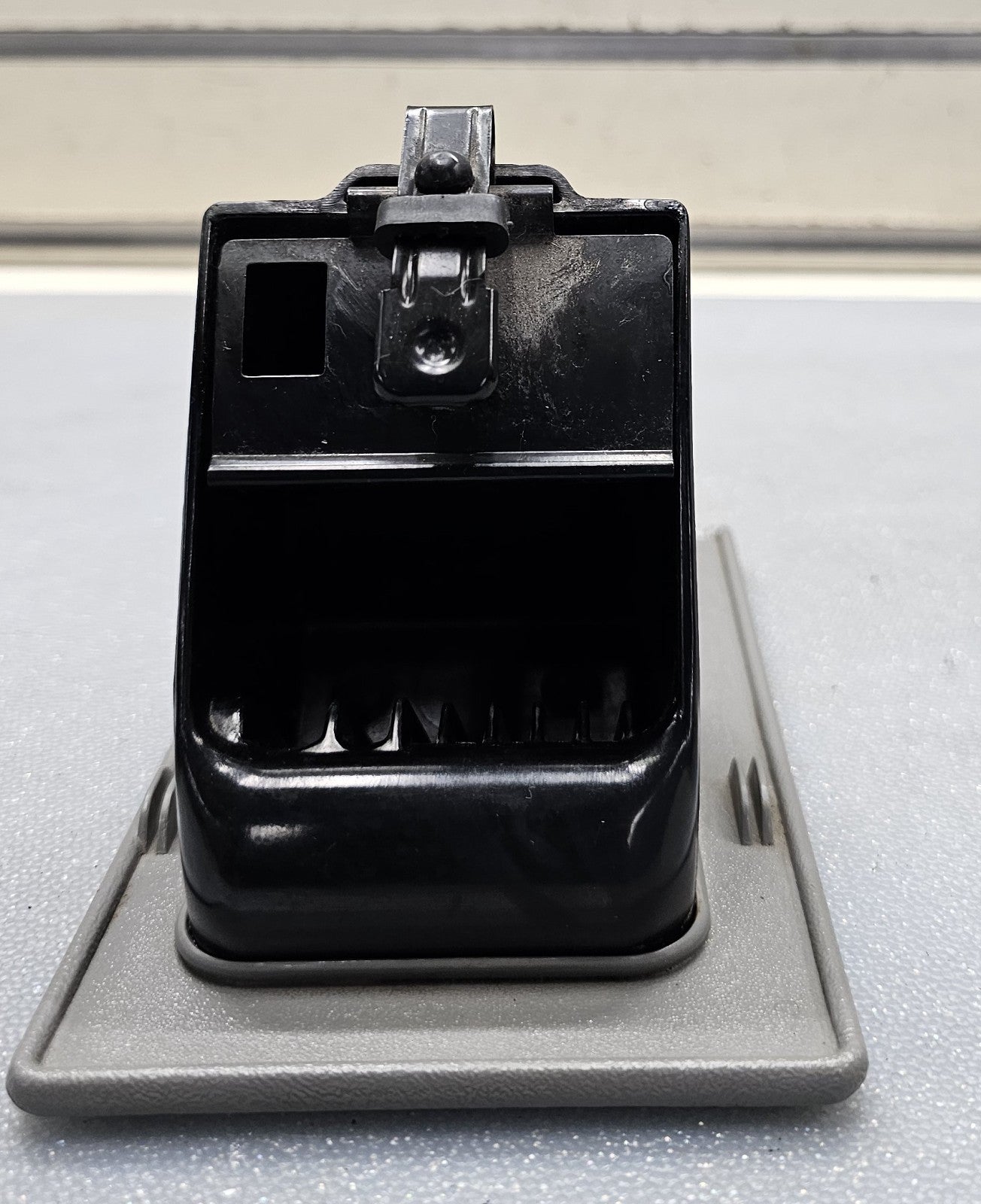 🔥95-98 CHEVY GMC SILVERADO YUKON TAHOE C/K Lighter Port Ashtray ash tray GRAY