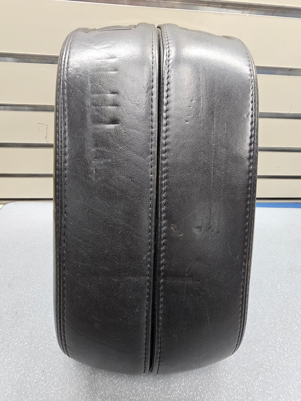 13-19 LINCOLN MKT Front Floor Console Arm Rest Lid Cover Top Pad Assembly Black