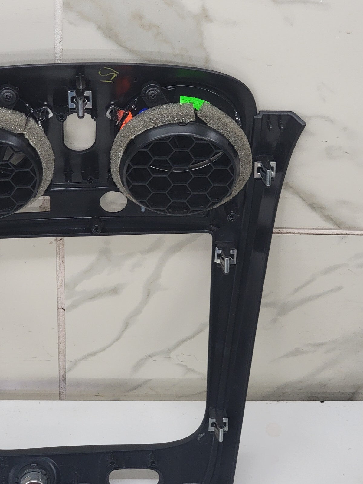 🔥2006-2011 Chevrolet HHR BLACK  Center Dash Radio Trim w Vents B37