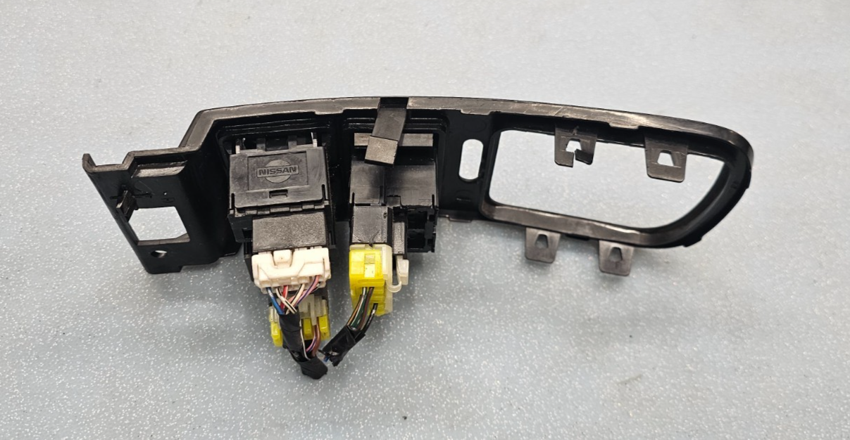 🔥93-97 Pathfinder D21 Dash LH Left Driver Air Vent Bezel Cruise Control Switch