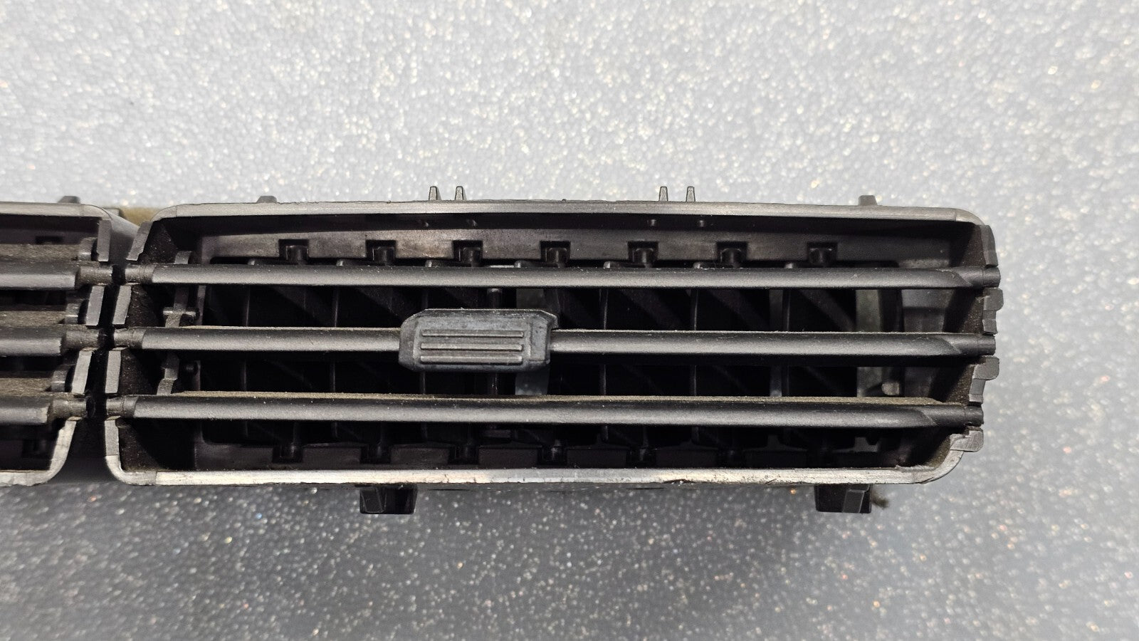 🔥08-11 Ford Focus Front Upper Center Dash Dual Air Vent Bezel Trim Panel Black