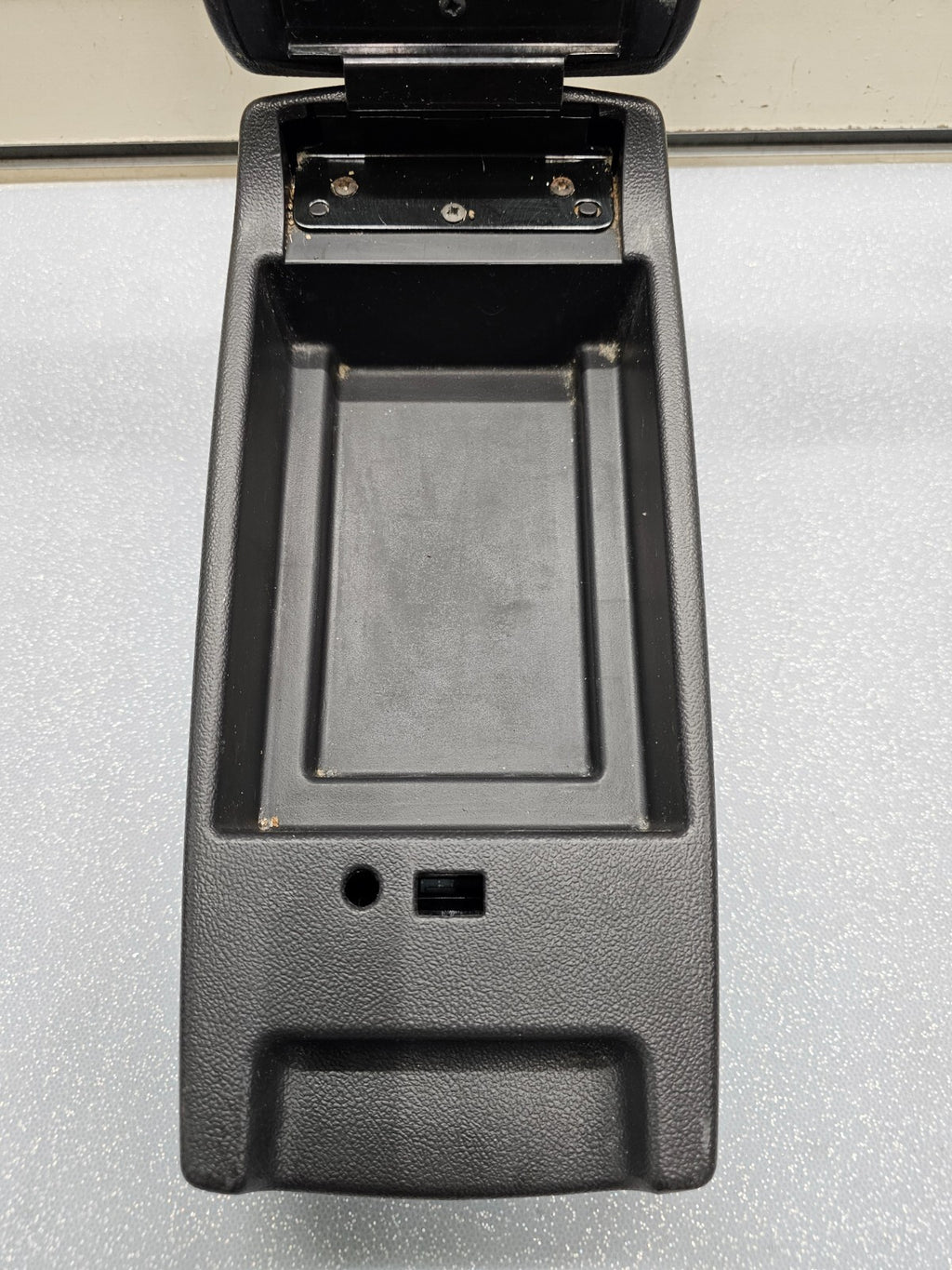 🔥04-12 GMC Canyon Chevy Colorado Center Console Arm Rest Lid BLACK OEM