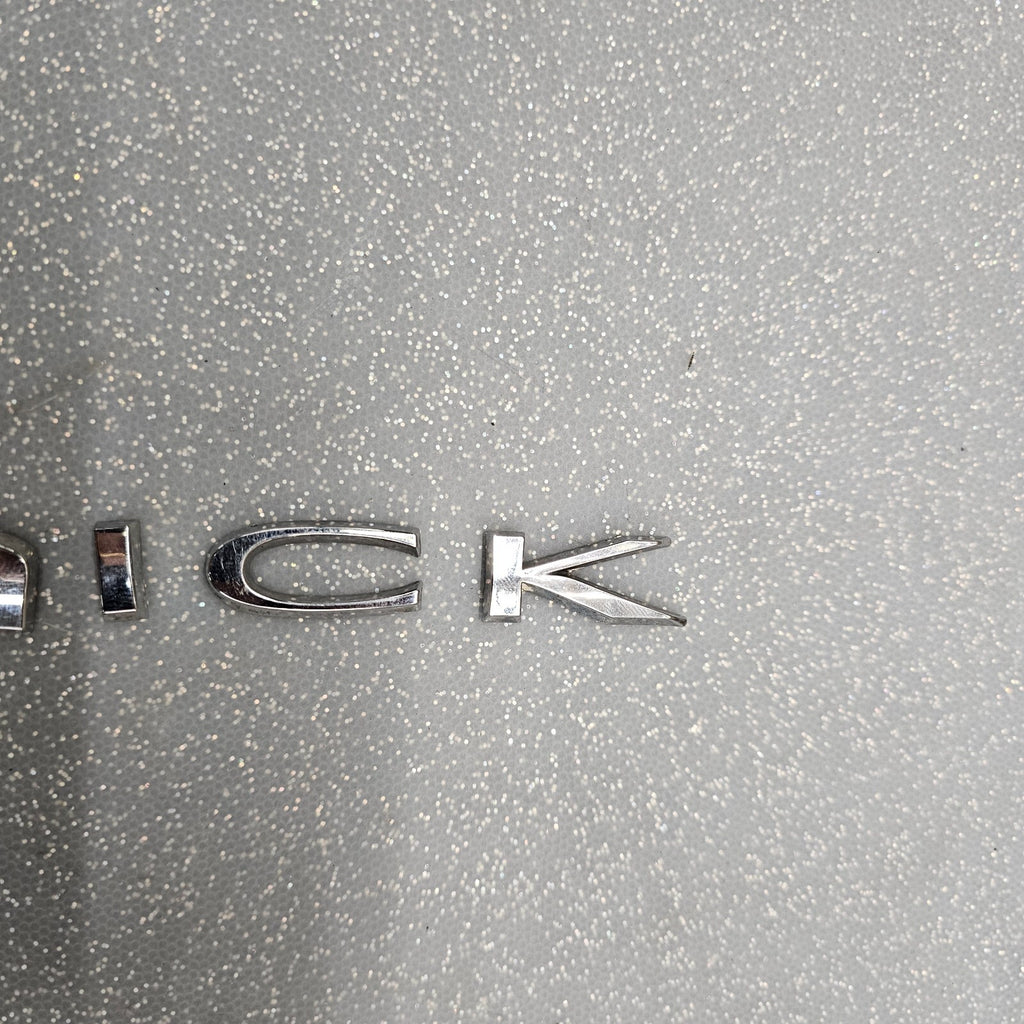 🔥05-09 Buick Allure Lacrosse 06-11 Lucerne Rear trunk Letter Nameplate Emblem