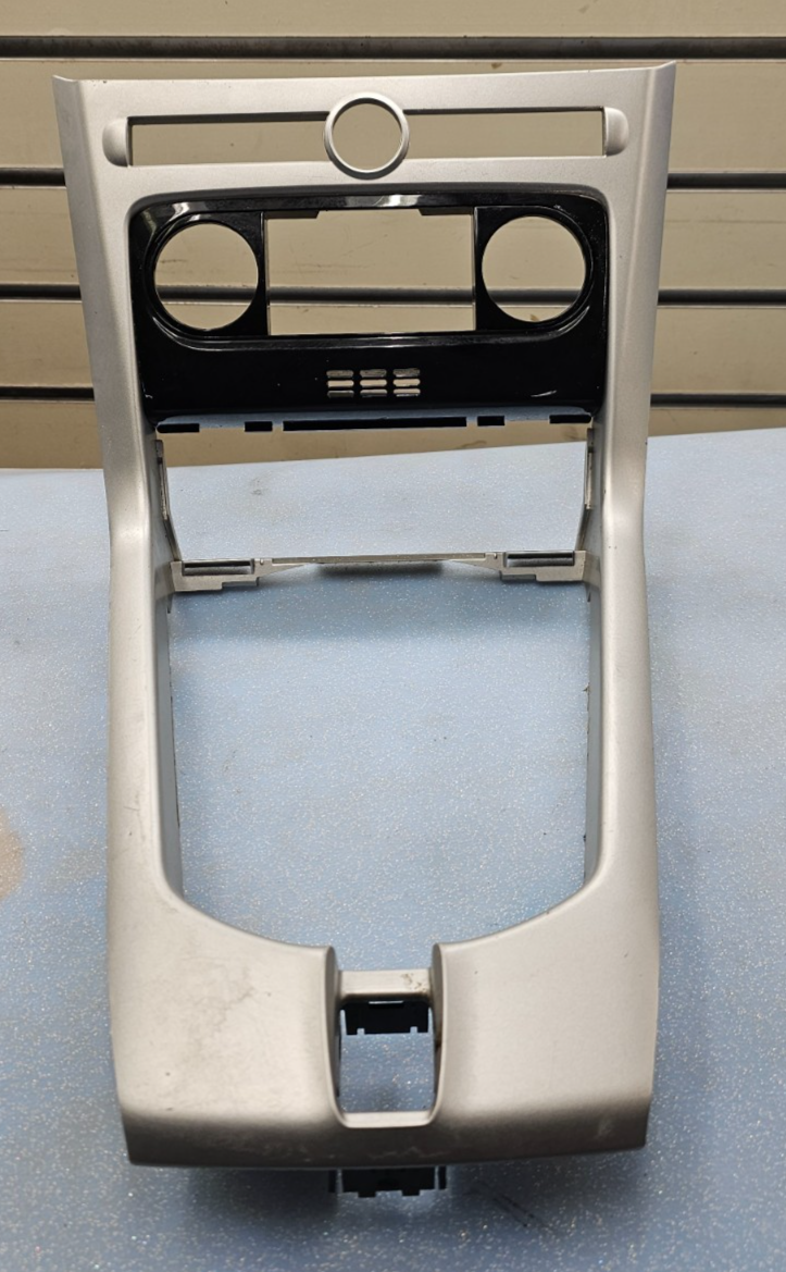 🔥13-14 CHEVROLET CAPTIVA CENTER DASH AM FM RADIO DISPLAY BEZEL TRIM SILVER OEM