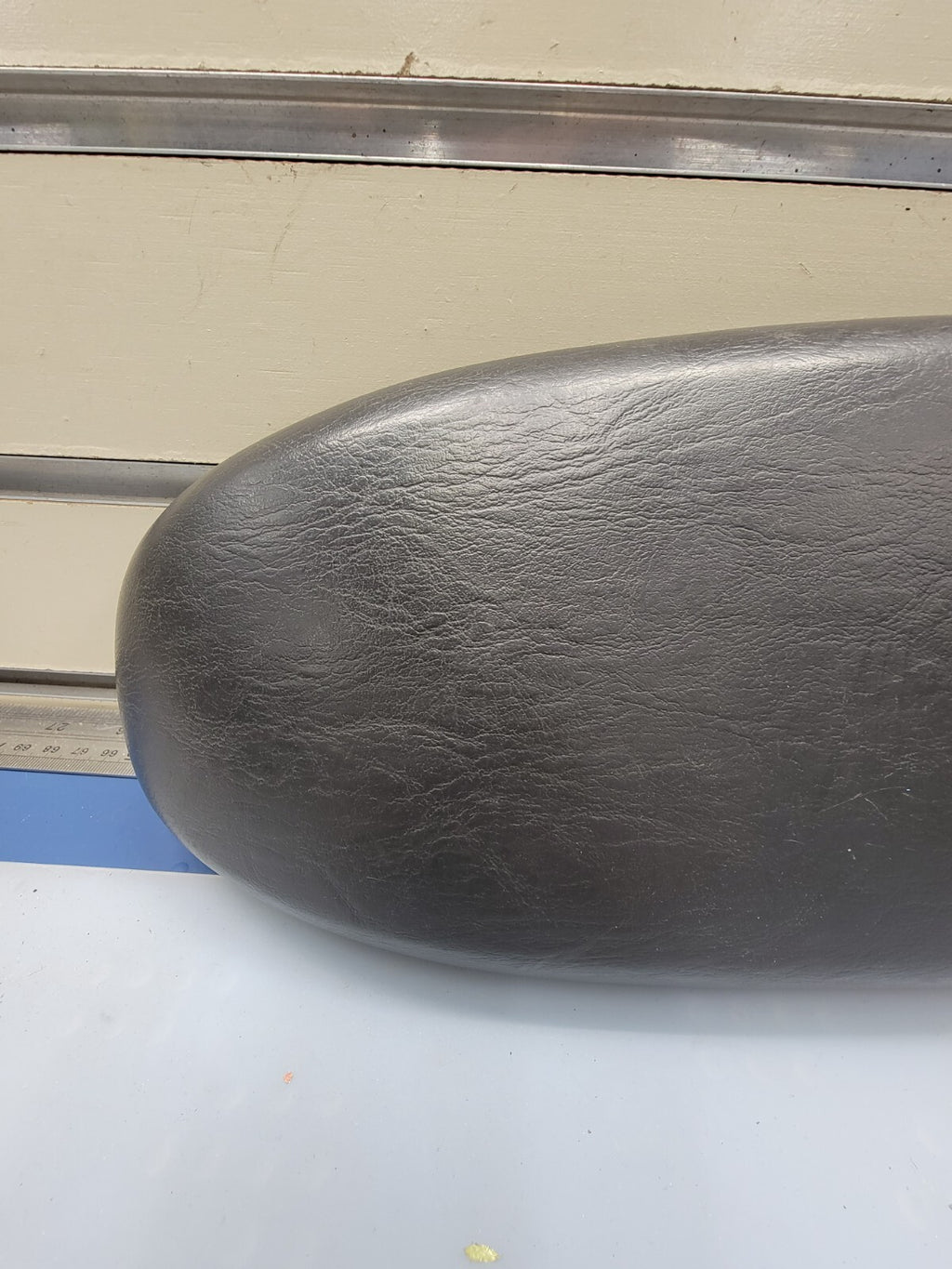 🔥2000-2007 FORD FOCUS CENTER CONSOLE LID ARM RESTER LID TBLACK