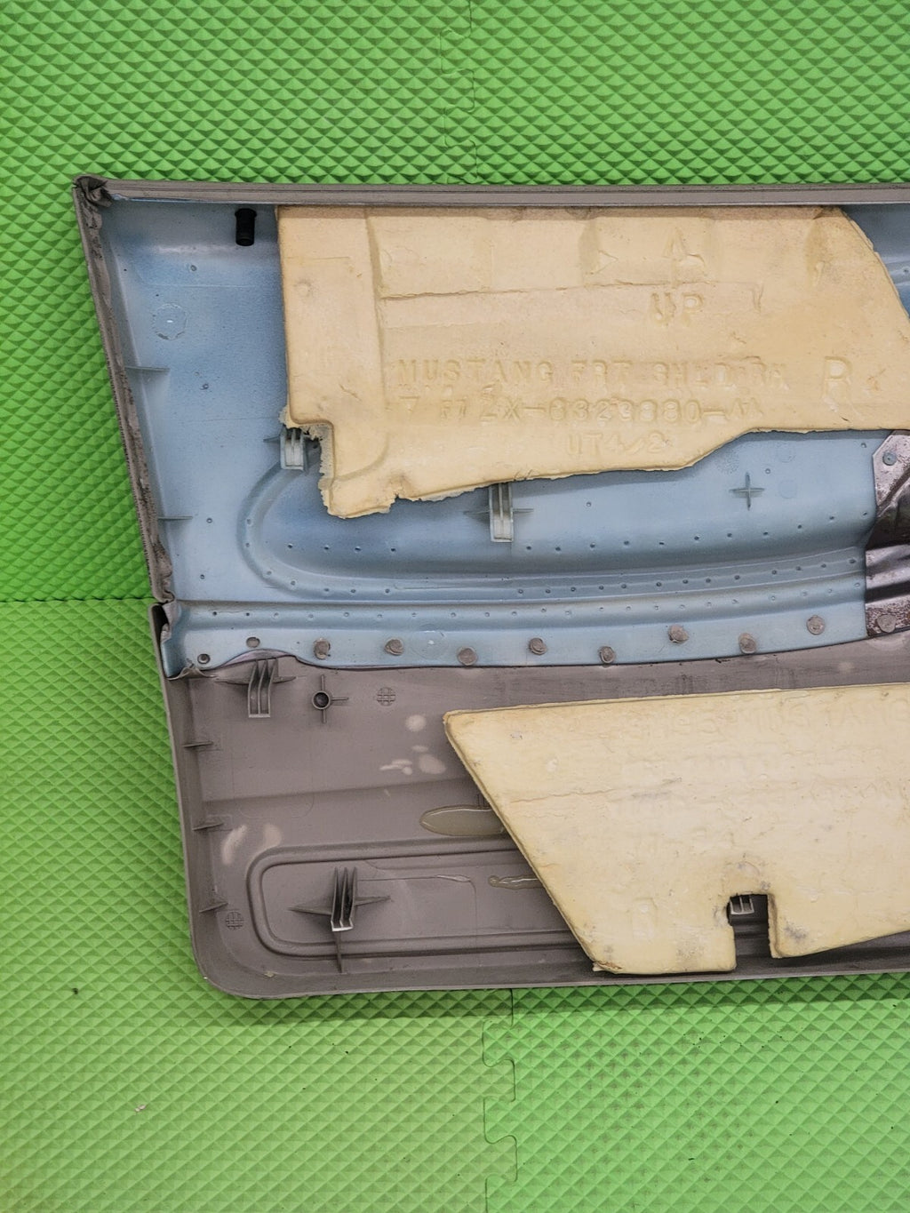 🔥94-04 Ford MUSTANG Interior DOOR Panel Front RIGHT  w/Auto gray  D19