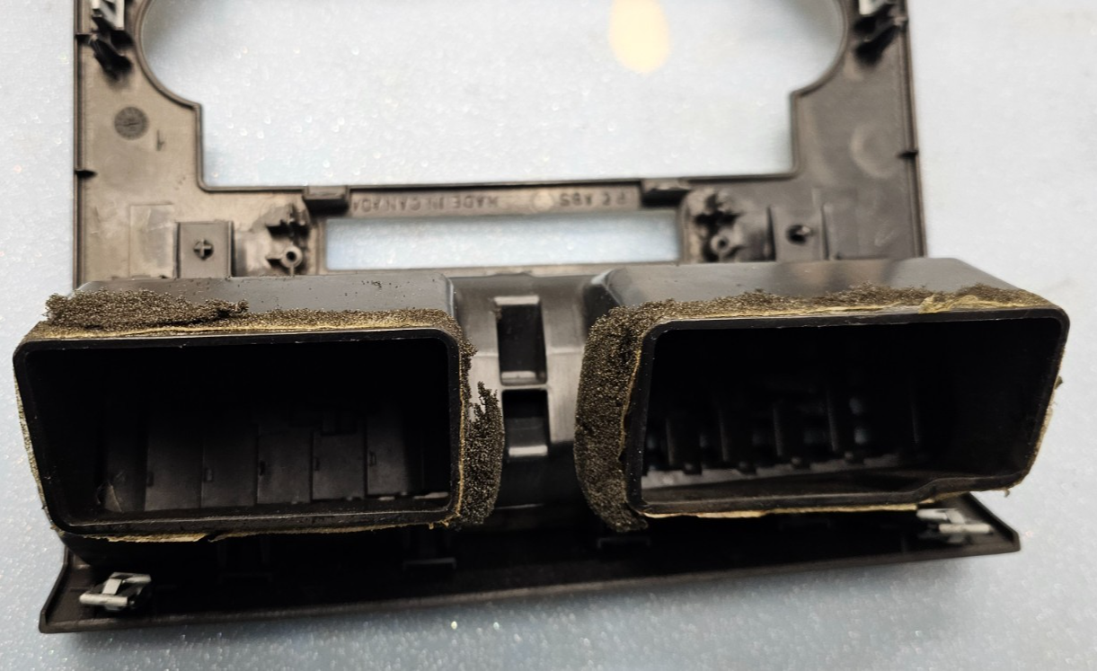 🔥05-07 Dodge Magnum 06-07 Charger RADIO CLIMATE CONTROL DASH BEZEL OEM BLACK