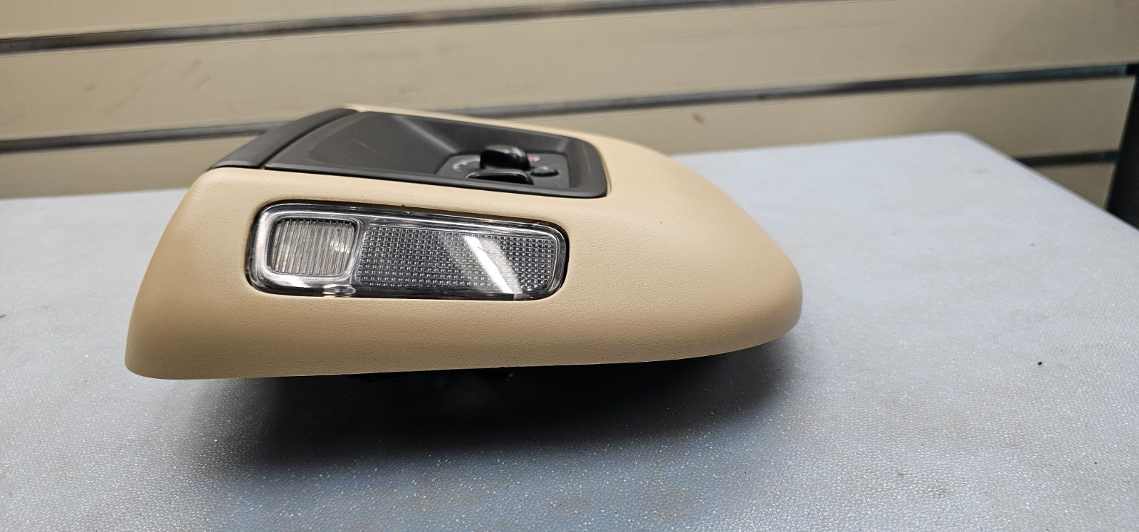 🔥03-06 EXPEDITION Overhead Console Display Dome Light Lamp Climate Control Tan