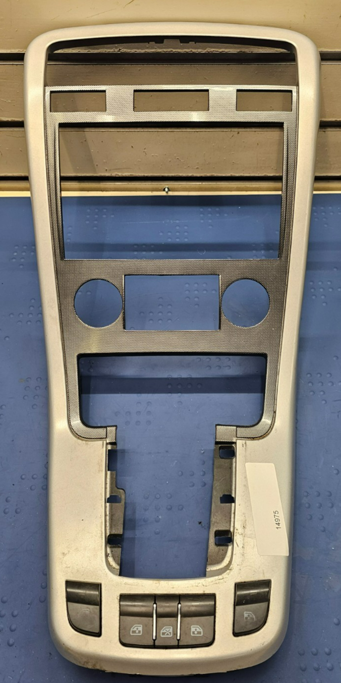 🔥07-09 Chevrolet Equinox Center Dash Radio Climate Bezel Surround Trim silver