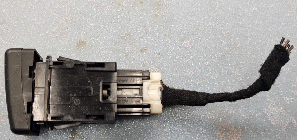 🔥04-09 Mazda3 Mazda 3 Hazard Warning Switch Emergency Flasher Light Assembly