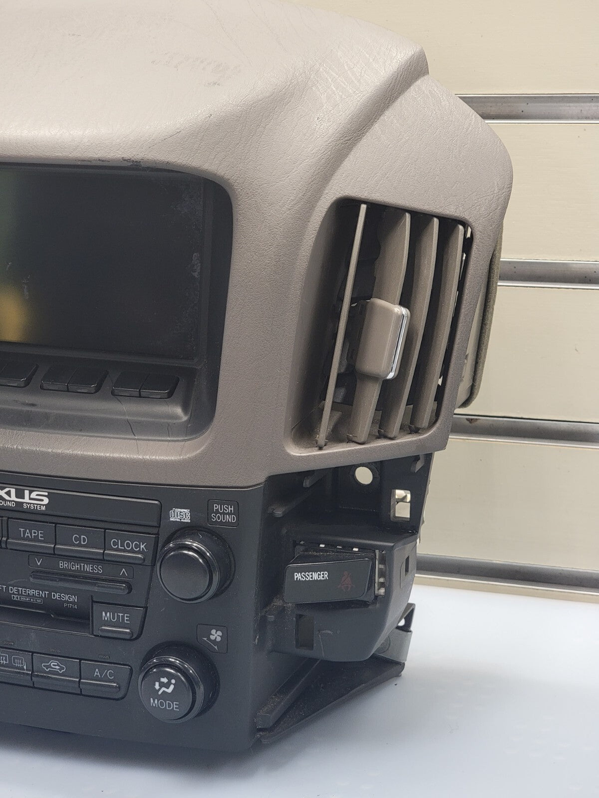 🔥1999-2003 Lexus RX300 Am Fm Cd Player Radio Receiver ID P1714 On Radio OEM