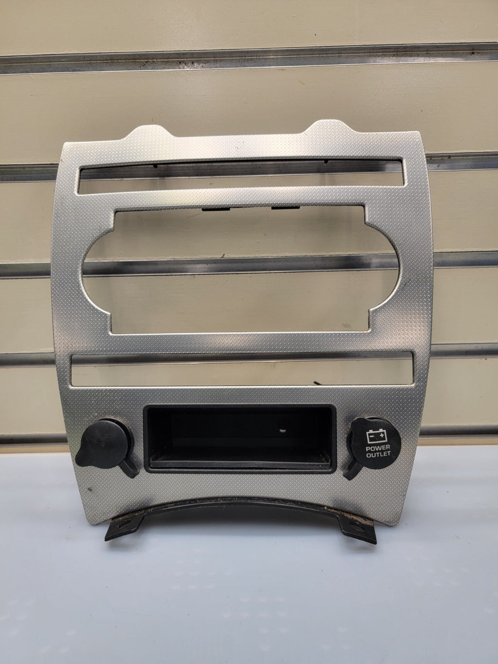 🔥2005-2006 JEEP GRAND CHEROKEE DASH PANEL RADIO SURROUND TRIM BEZEL OEM B70