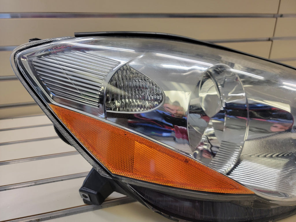 🔥 2009 - 2012 Chevrolet Traverse Headlight Head Light lamp Passenger Right