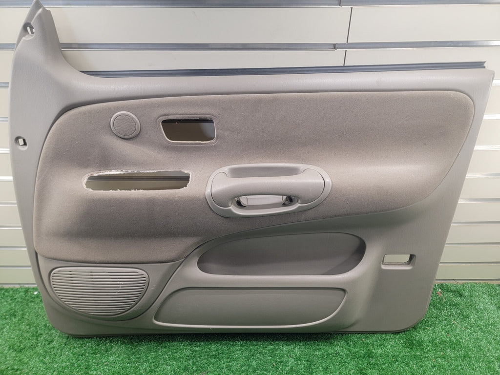 🔥2004-2006 Toyota Tundra Crew Cab DoorTrim Panel front right passenger gray D20