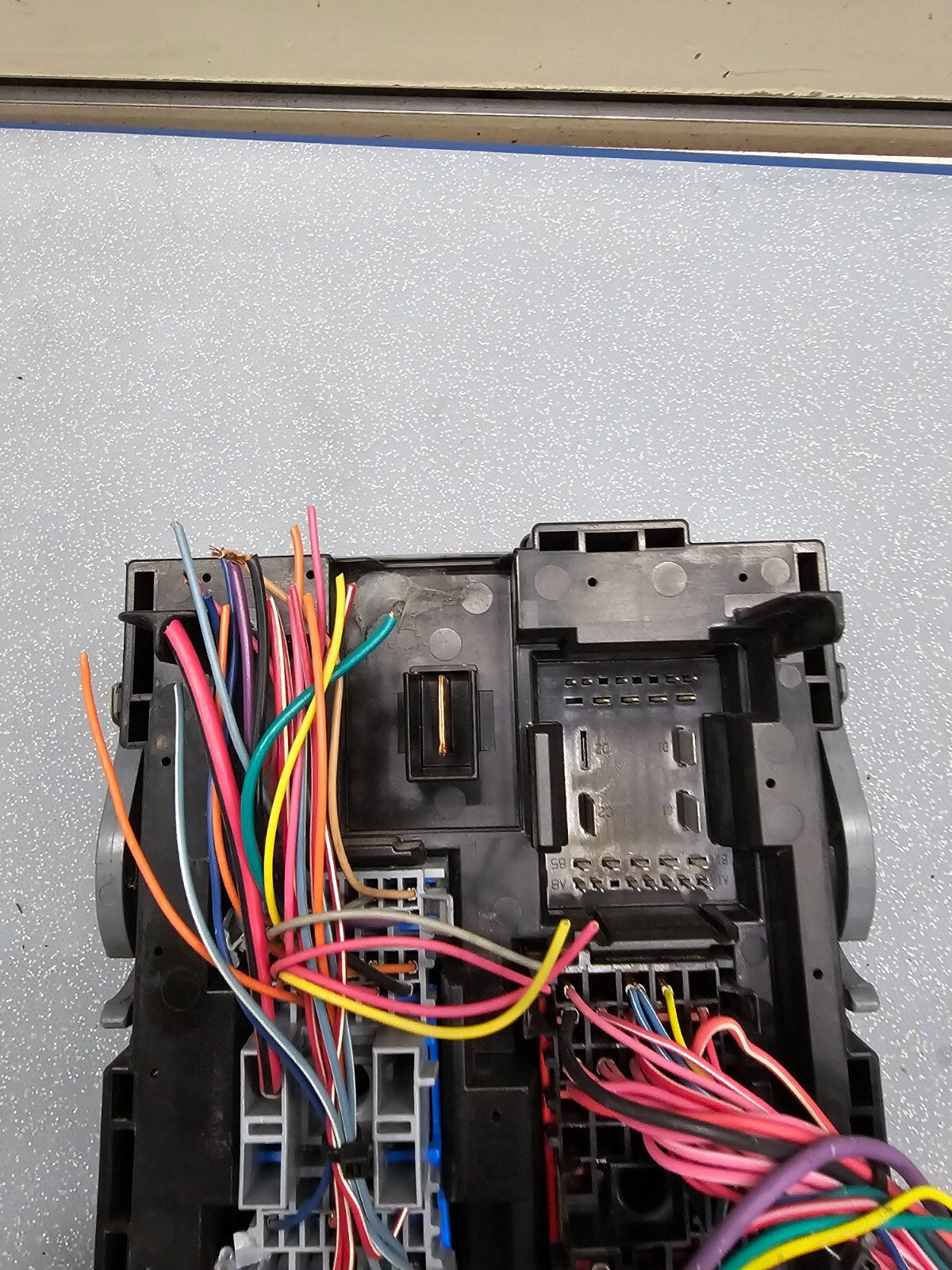 🔥10-13 Chevy Silverado GMC Sierra Fuse Box Relay Junction Power Module Unit OEM