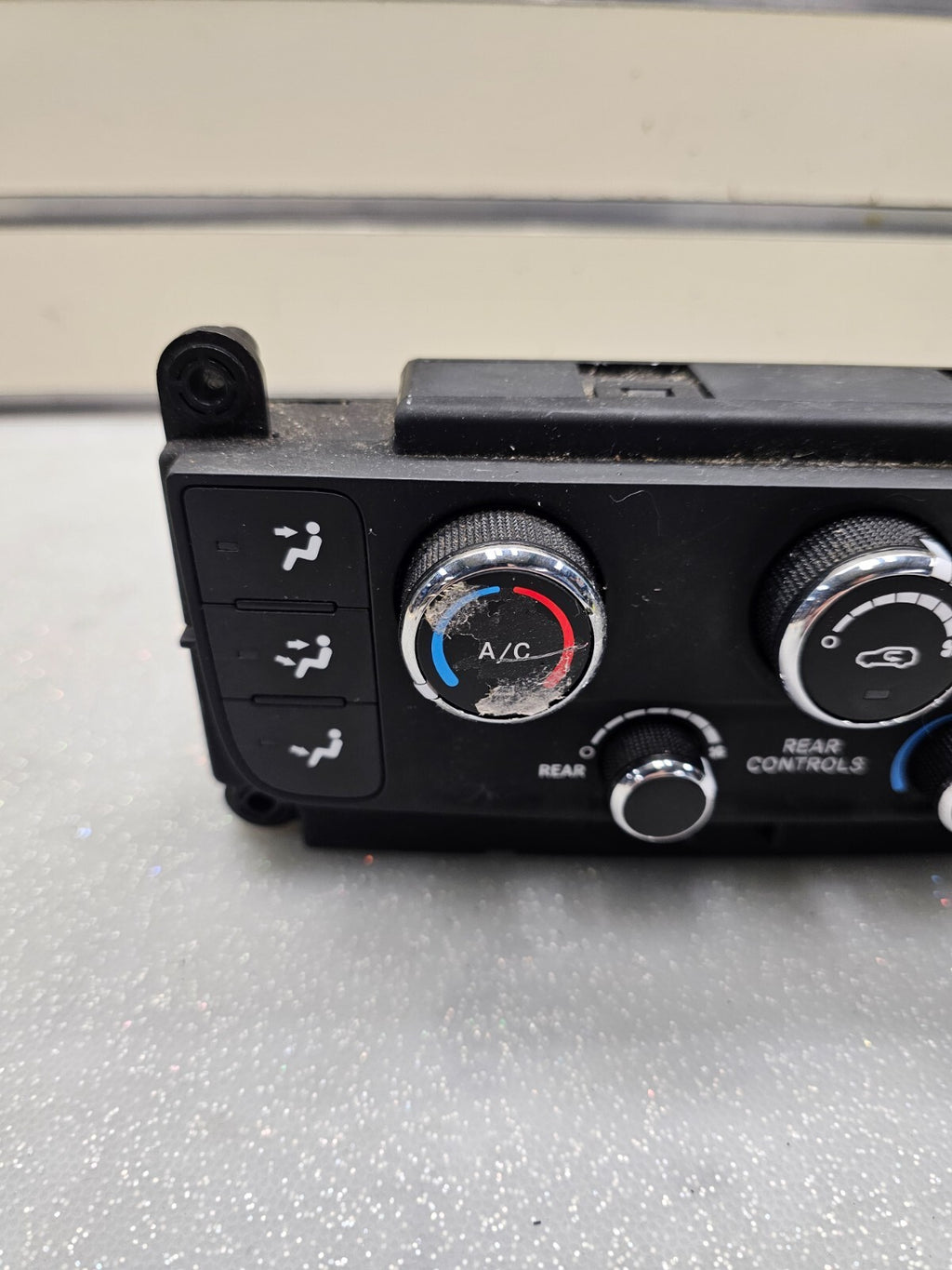 11-20 Dodge Grand Caravan Dash Front A/C Heater Temperature Climate Control Unit