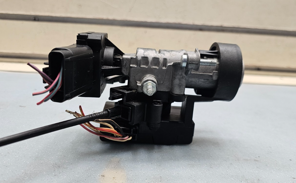 🔥06-07 CHRYSLER 300 CHARGER MAGNUM IGNITION LOCK CYLINDER ASSEMBLY HOUSING