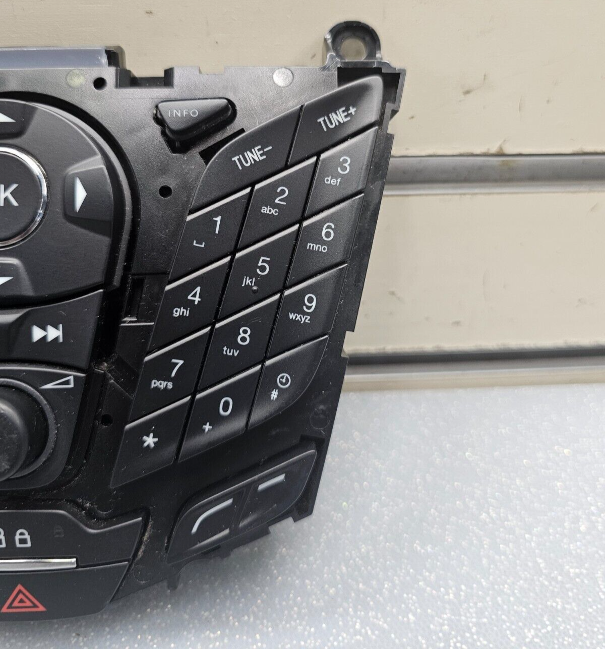 12-14 FORD FOCUS CENTER DASH AM FM RADIO STEREO CONTROL TRIM PANEL ASSEMBLY OEM