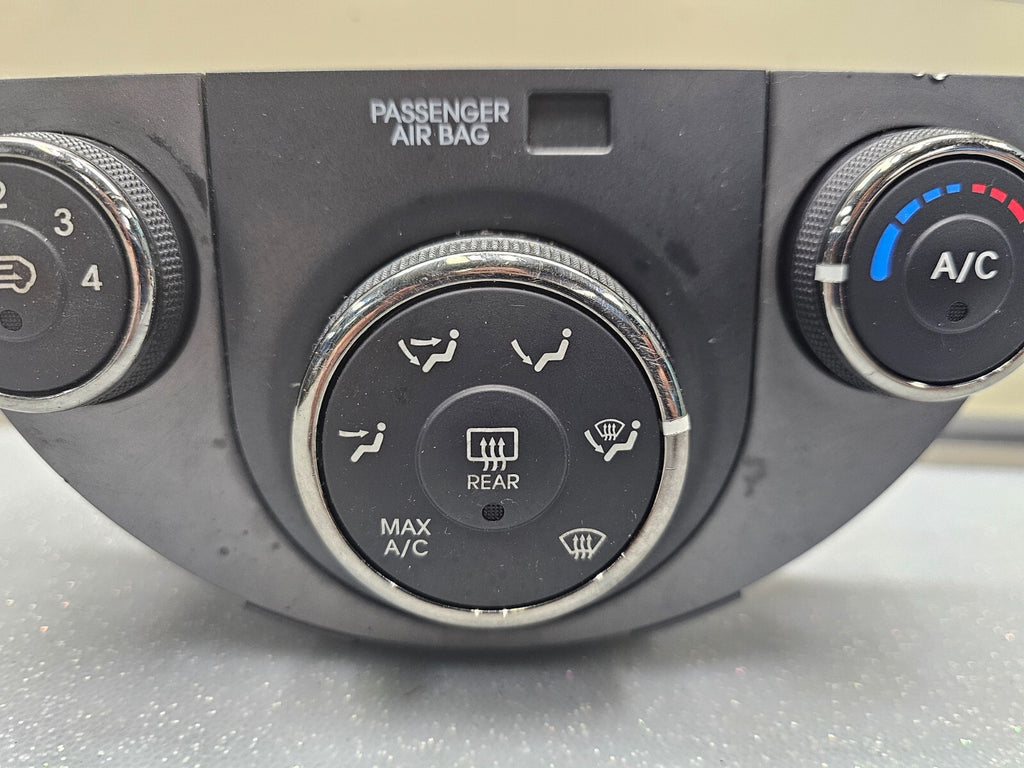 10-11 Kia Soul Front Dash AC Heater Temperature Climate Control Air Conditioner