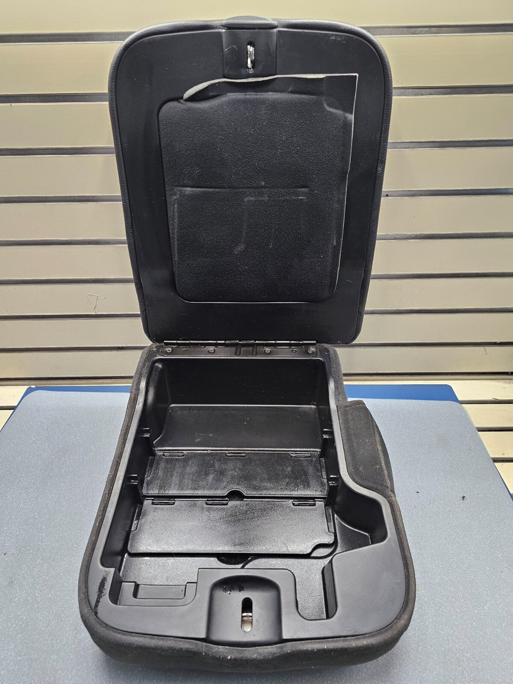 🔥02-08 Dodge RAM Center Console Jump Seat ARMREST Lid Leather/Cloth Black JS7