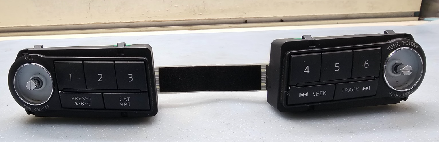 🔥06-10 INFINITI M35 M45 FRONT CENTER AUDIO RADIO CONTROL SWITCH OEM
