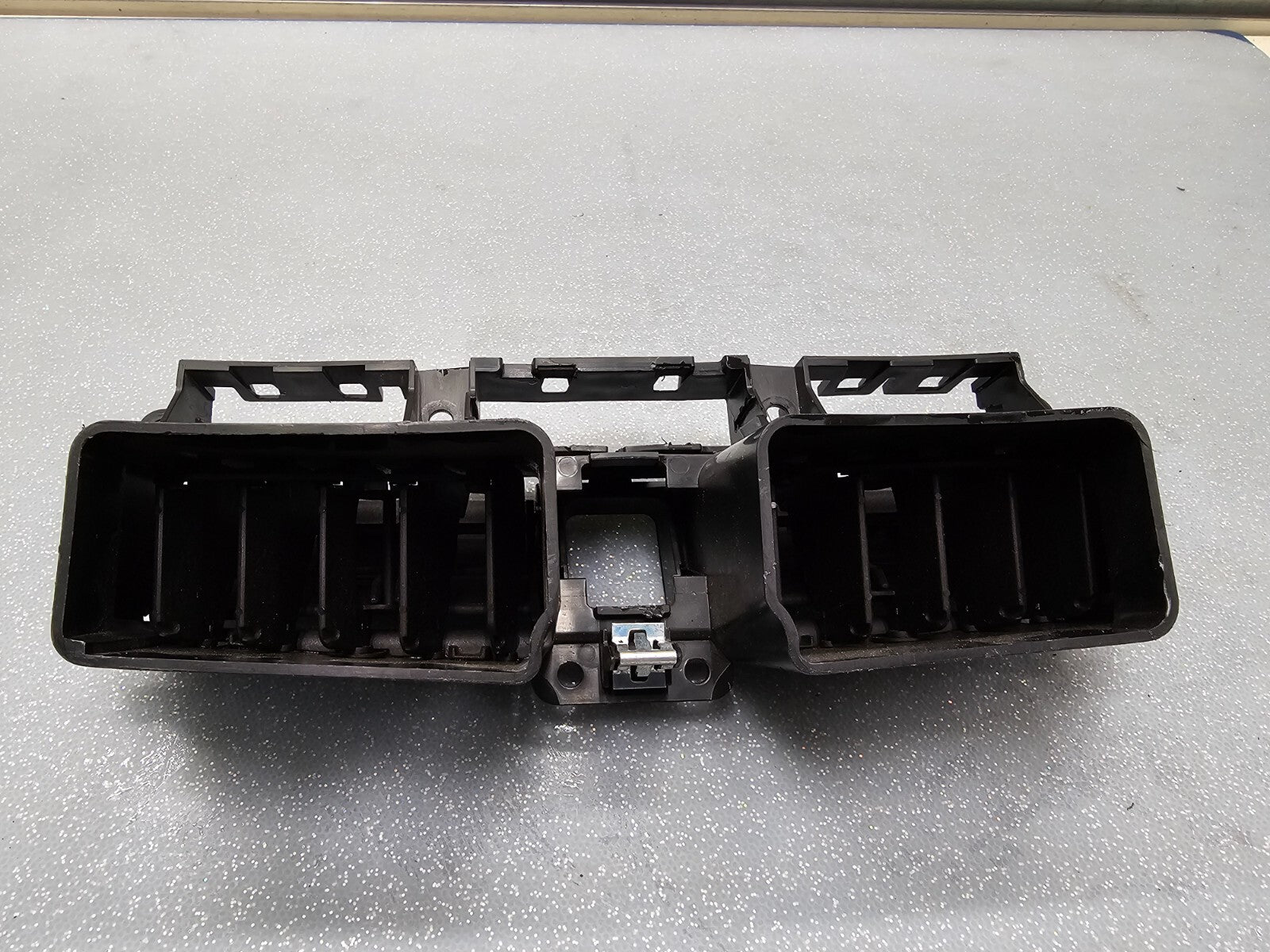 🔥05-06 Chevrolet Equinox Pontiac Torrent Front Dash Hazard AC Air Vent Grill
