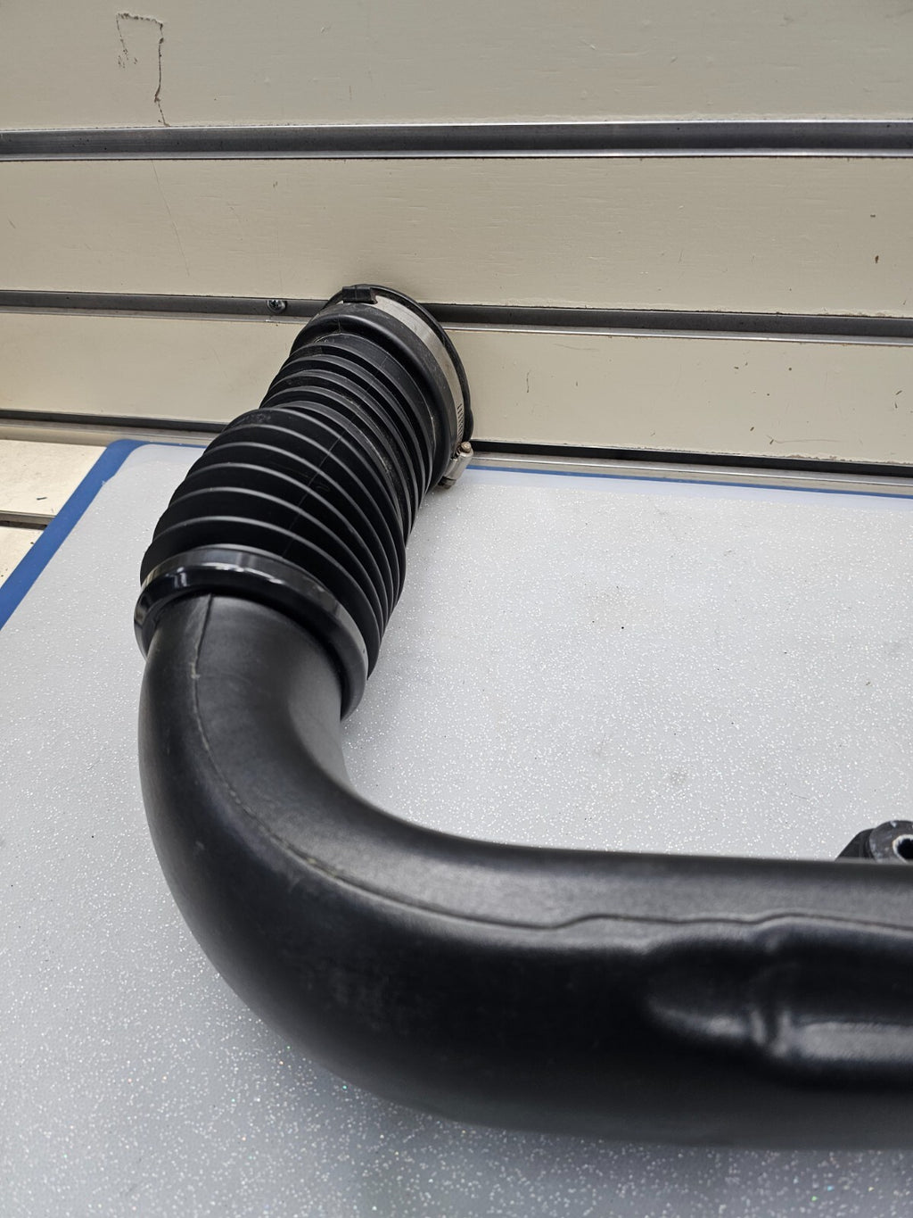 13-16 Dodge Dart 2.4L Engine Air Intake Cleaner Hose Mopar Duct Assembly OEM