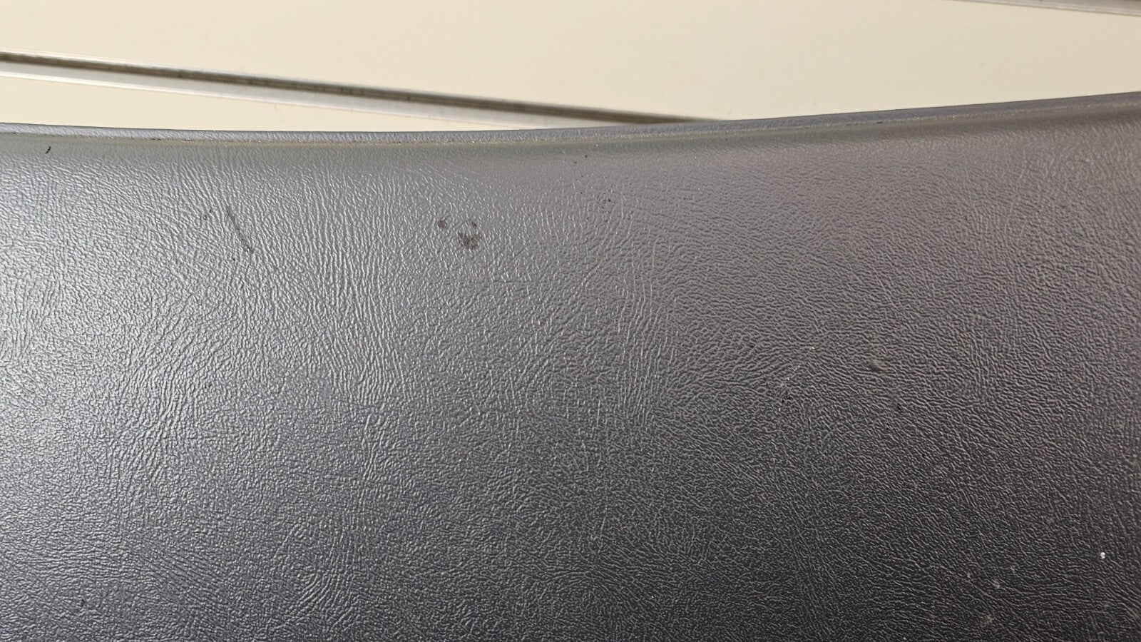 🔥99-06 SILVERADO SIERRA TAHOE Upper Cap Cover Top Dashboard Pad GRAPHITE DP1