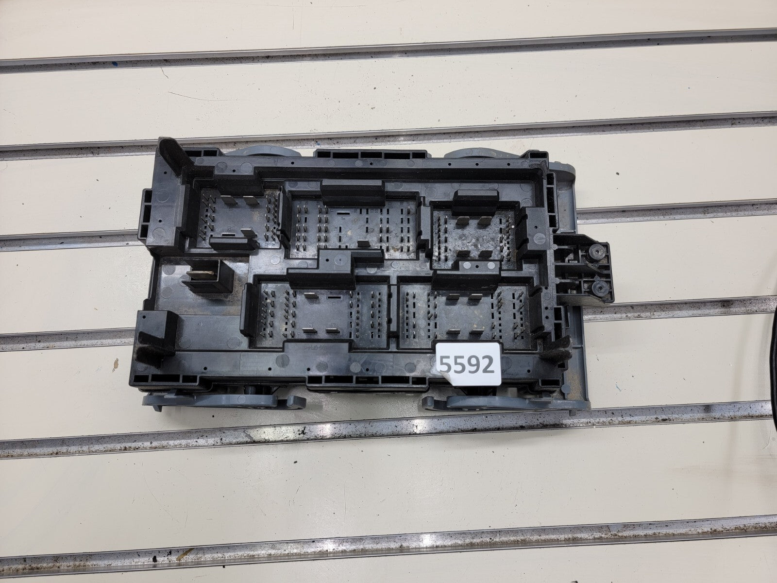 🔥 2007-2009 Tahoe Suburban Yukon Fuse Box Module A215 gray grey