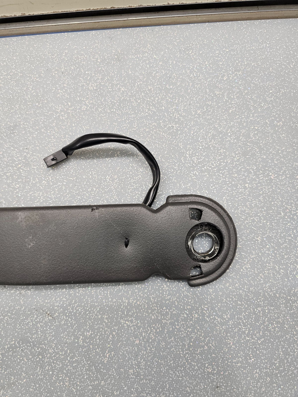 03-06 Escalade Chevy Silverado Tahoe Yukon Front LEFT RIGHT Seat Belt Buckle OEM