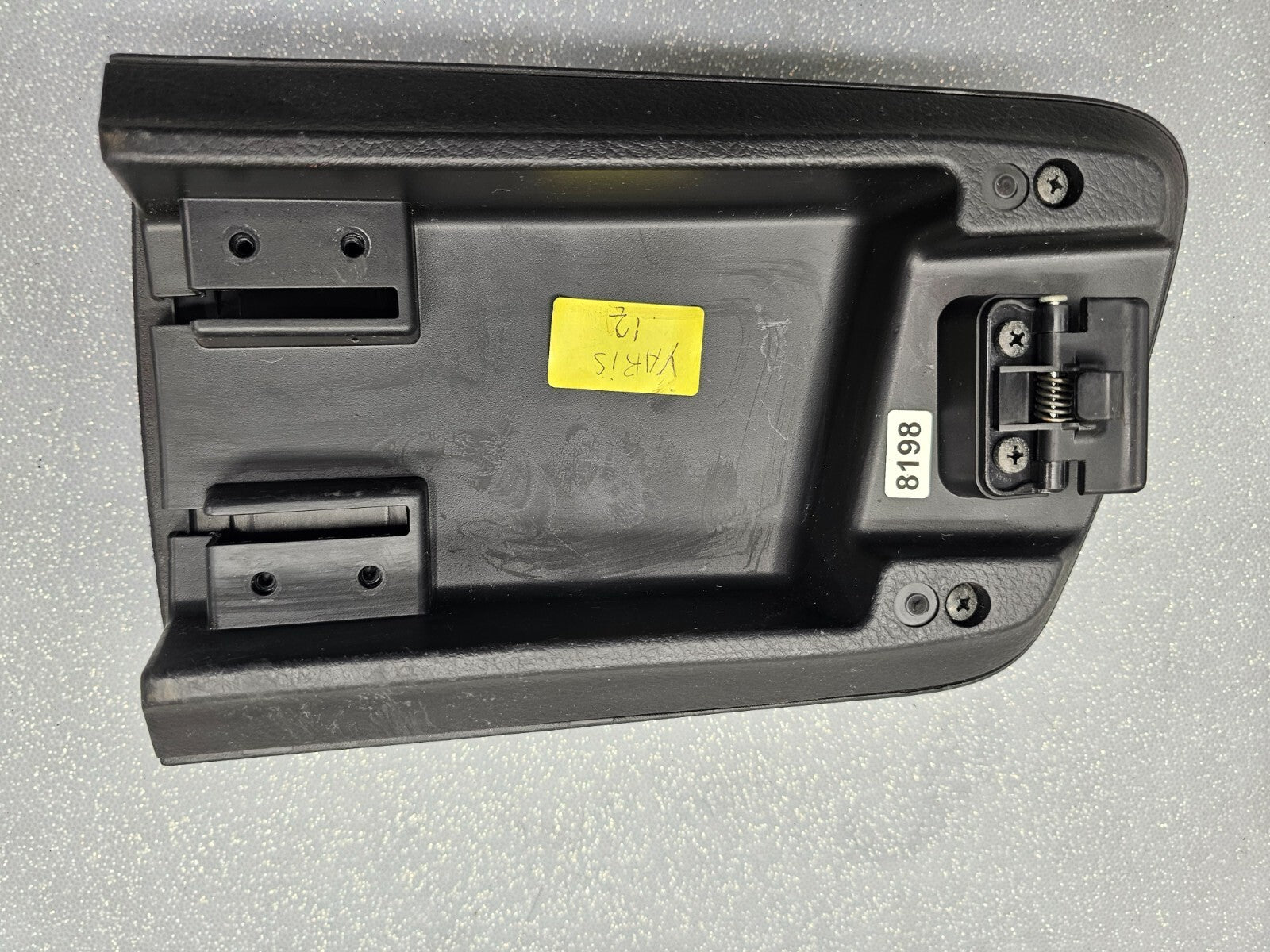 🔥07-14 TOYOTA YARIS SEDAN Center Console ARM REST LID COVER ASSEMBLY BLACK OEM