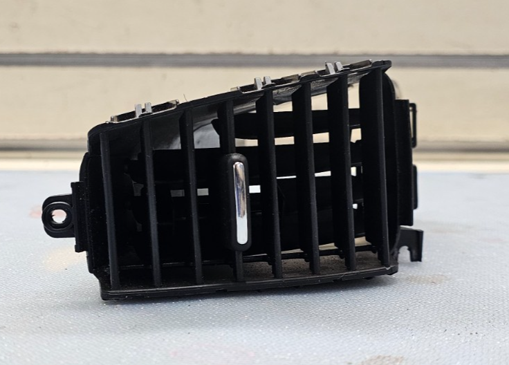 04-09 Legacy Outback Dash Front RIGHT Air Vent Heater Conditioning Filter Black