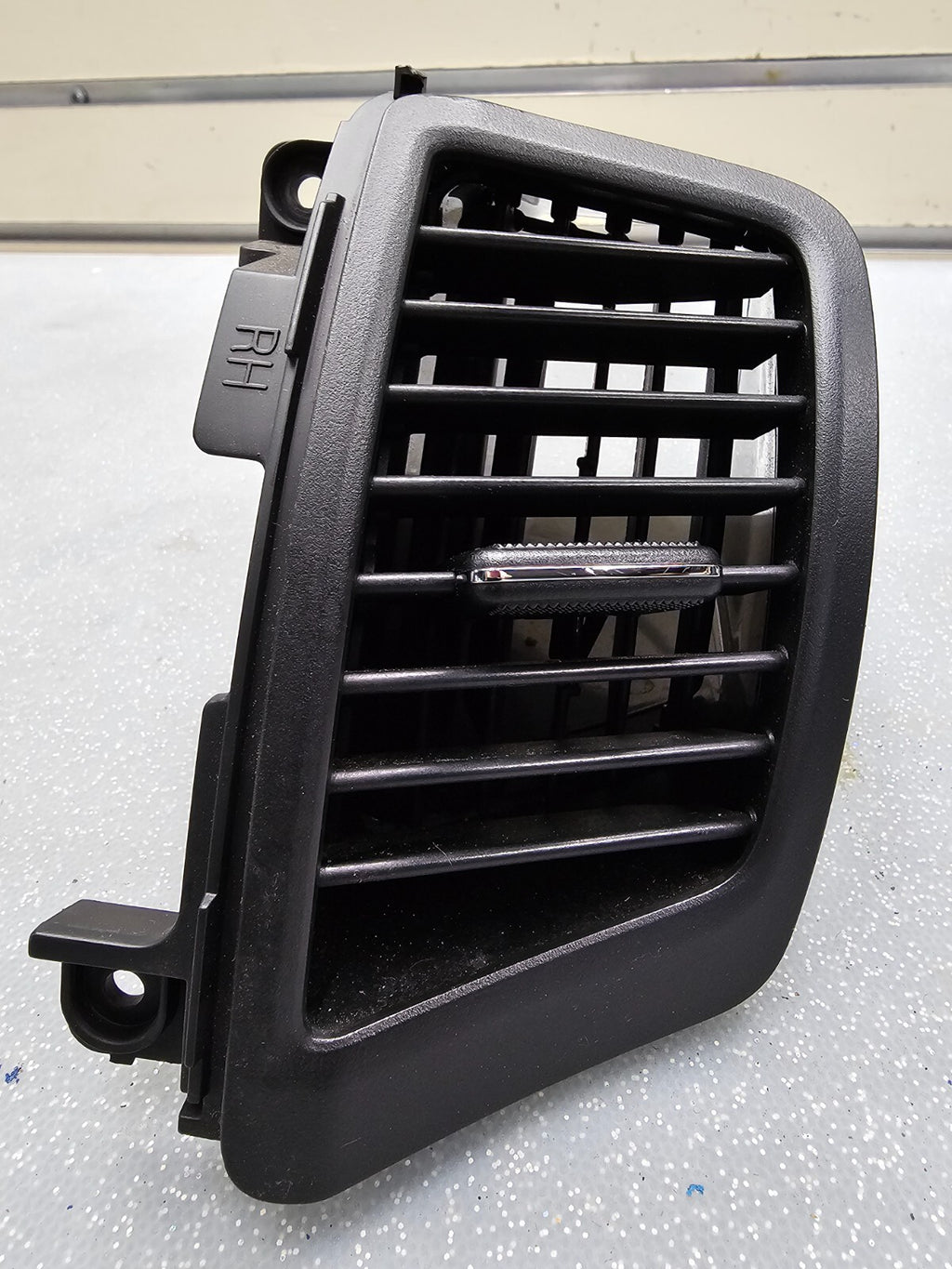 🔥11-13 Kia Sorento Dash AC Heater Filter Air Vent Duct Assembly Grille Black
