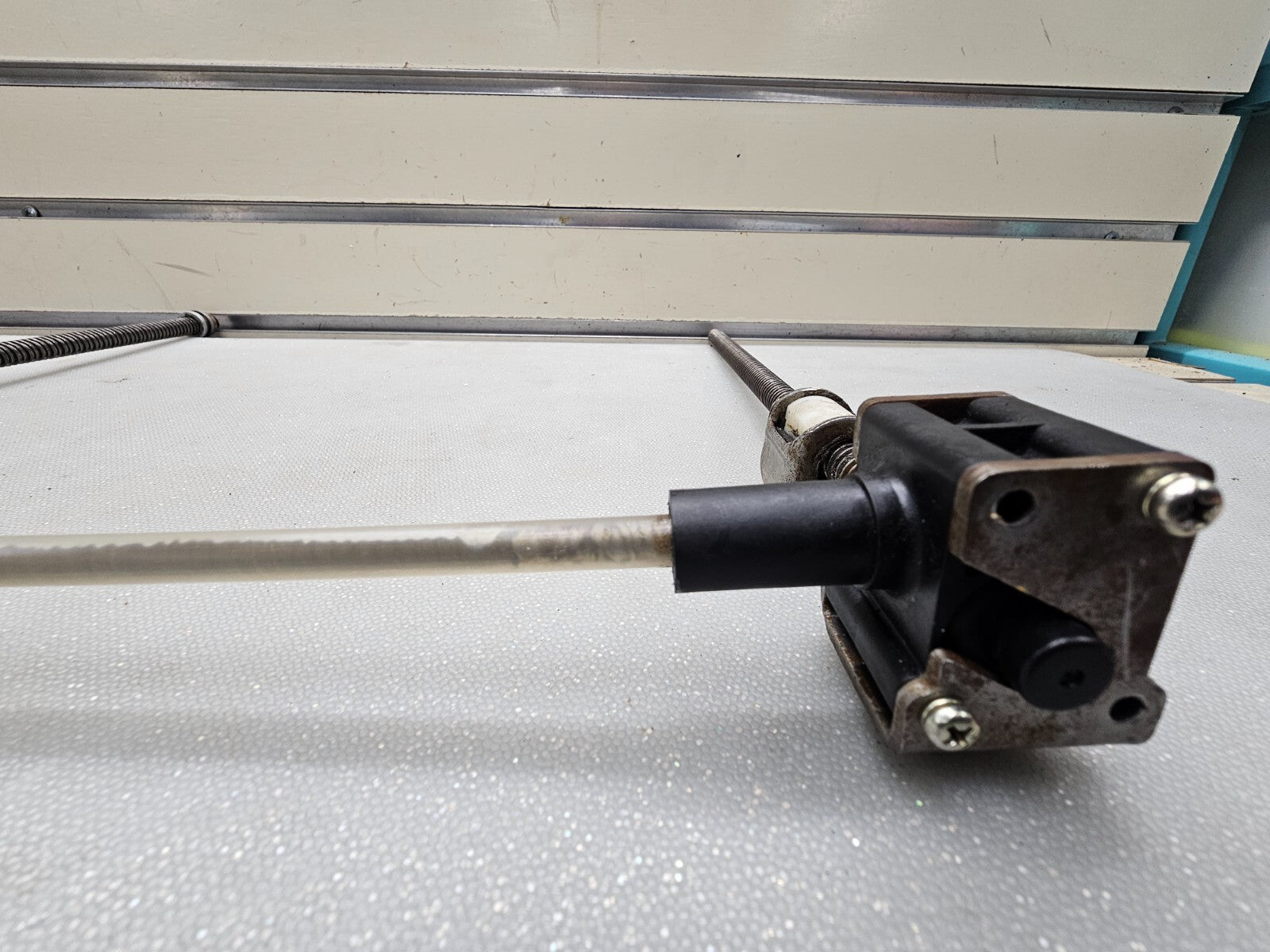 04-09 NISSAN Titan Driver Power Adjustable Seat Motor Gear Track Forward Reverse