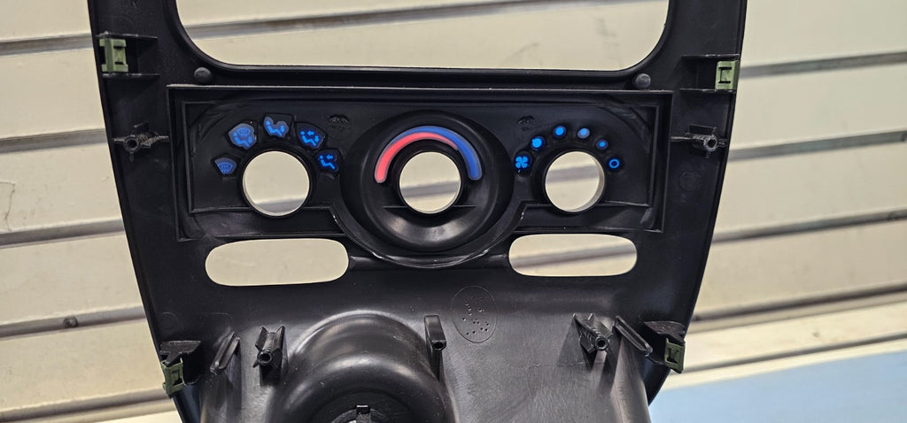 01-04 ALERO DASH AM FM RADIO STEREO DISPLAY RECEIVER CLIMATE CONTROL BEZEL BLACK